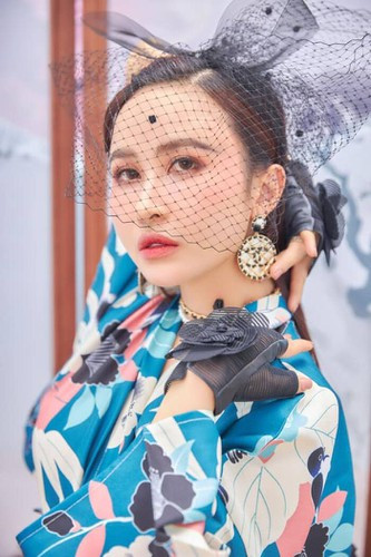 Mina Phạm cho biết mình đã thử đọc rap theo cách bình thường nhưng vì "mặt đơ như cây cơ" nên lại thôi.