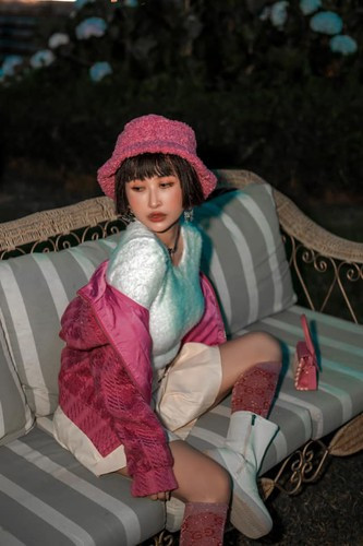 Dù không tham gia nghệ thuật nhưng mọi động thái của Mina Phạm đều được dân mạng cập nhật.