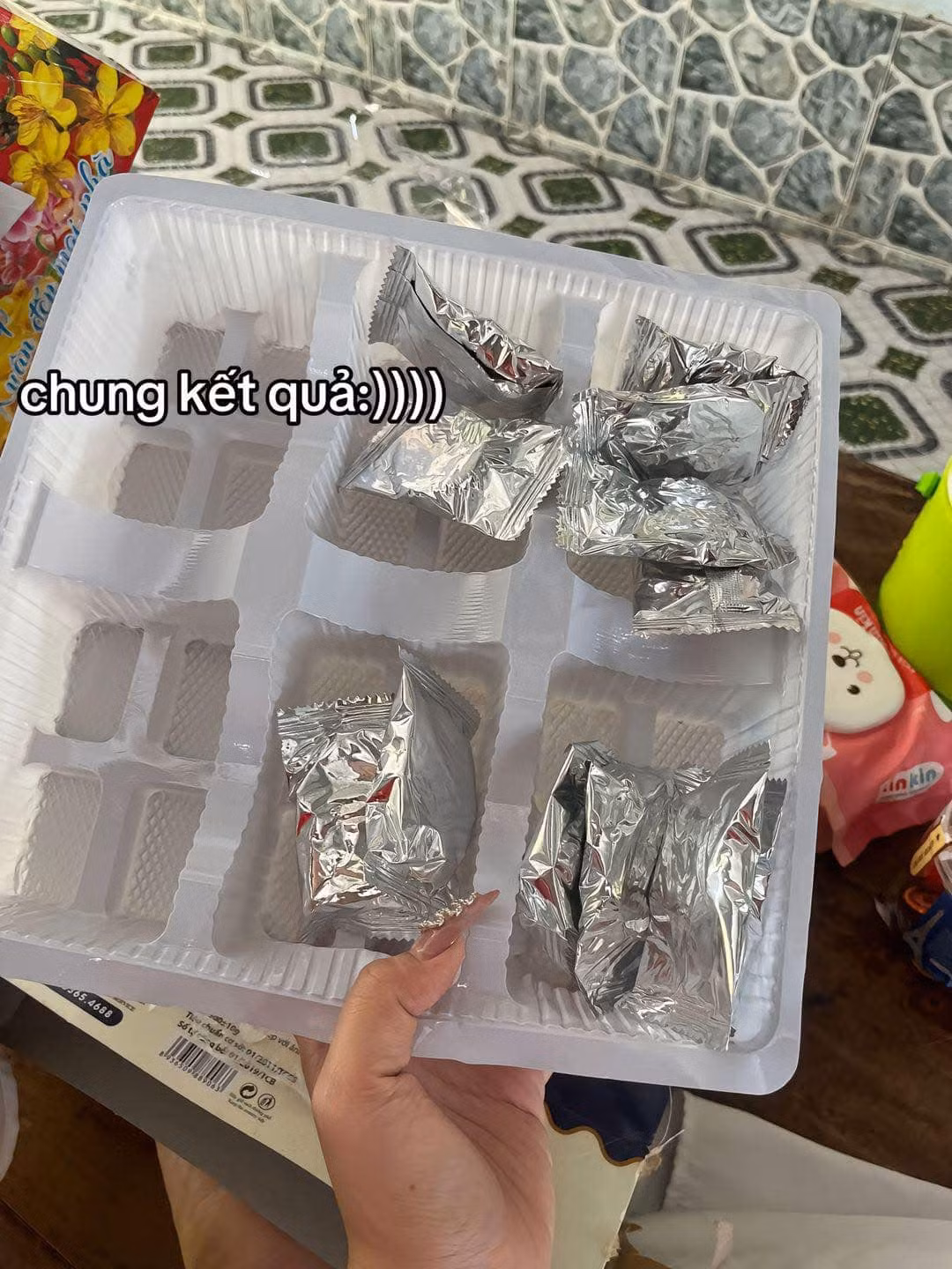 Không chỉ người phụ nữ trên, nhiều gia đình cũng “dở khóc dở cười” khi mở những phần quà Tết Nguyên đán.