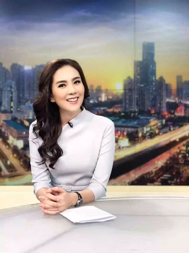 Chia sẻ về vị trí công việc tại VTV1, Mai Ngọc tâm sự: "Tôi rất bất ngờ. Dẫn thời sự là ước mơ của tôi từ những ngày đầu vào đại học, như trong rất nhiều bài phỏng vấn tôi đã chia sẻ trước đây. Tôi vốn rất ngưỡng mộ chị Hoài Anh, anh Quang Minh....