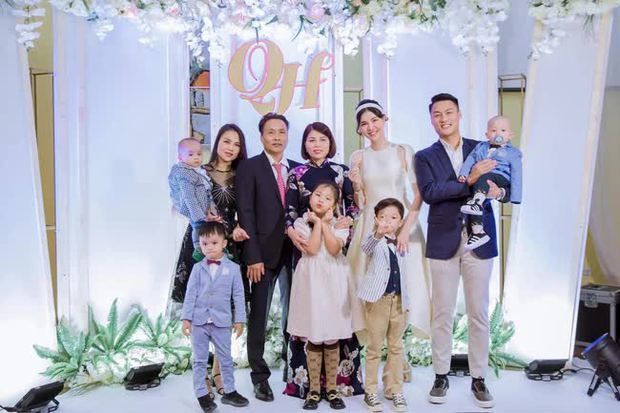 Mới đây, cầu thủ Mạc Hồng Quân tiếp tục hé lộ mối quan hệ thân thiết giữa Kỳ Hân và mẹ chồng khiến nhiều người bất ngờ.