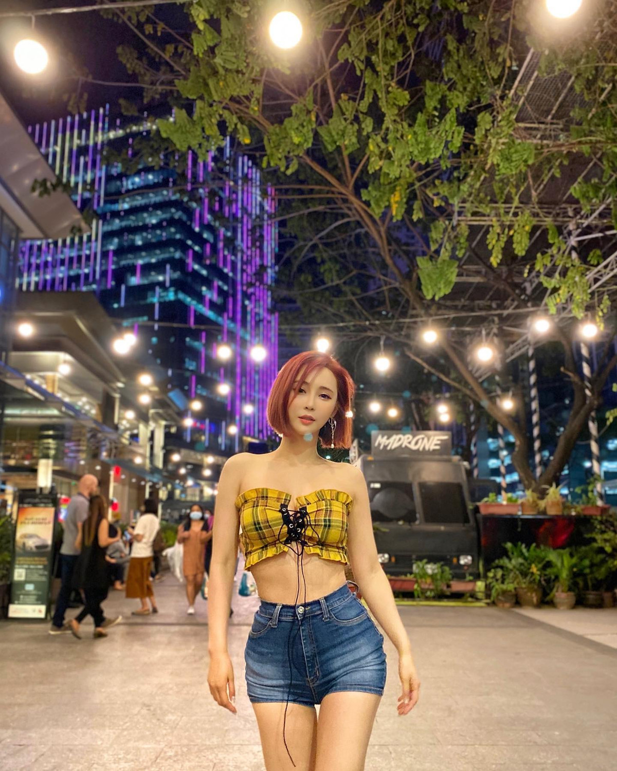 Chính việc rèn luyện vũ đạo giúp Jina cân bằng được lượng calo nạp vào và tiêu hao để thân hình không “phát tướng”.