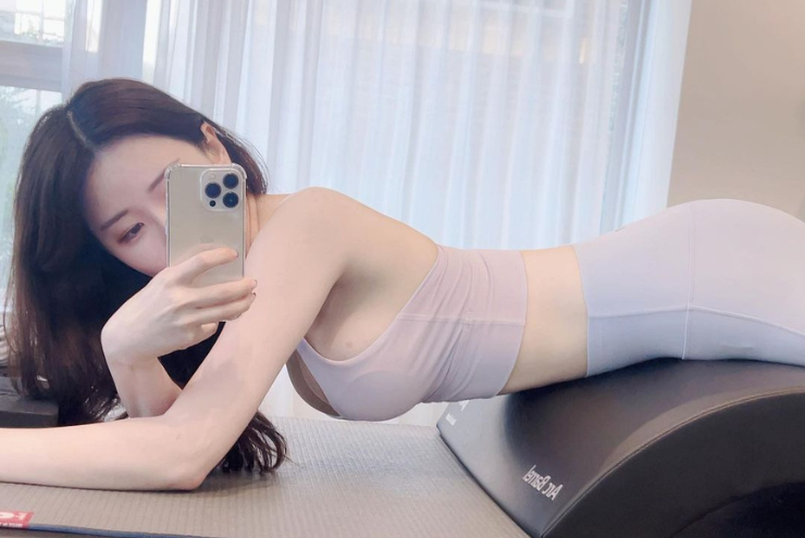 Suna cũng được khen ngợi với gu thời trang tôn dáng đẹp.