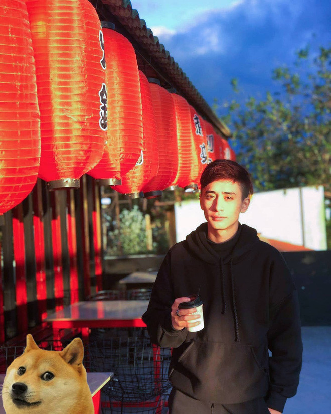 Từ đó đến nay, nam MC VTV không còn xuất hiện trên sóng truyền hình nhưng vẫn là một huyền thoại trong lòng hội mê trai.