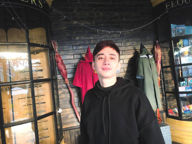 Mới đây, dân tình được phen thích thú khi thấy trai đẹp đình đám một thời quay trở lại dẫn dắt Bản tin tiếng Nga trên VTV4 trong số ra ngày 4/7 vừa qua.