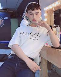 Sau tuyên bố này, Trần Đức Bo còn tiếp tục chia sẻ: "Có phải mọi người đang chấn động bởi thông tin Trần Đức Bo sẽ lấy vợ vào năm 30 tuổi mấy giờ gần đây đúng không? Để mình nói cho mấy bạn nghe. Có nhiều bạn nói Bo rằng bạn là gái, hay con trai thẳng, hay là bisexual hay là gay vậy...