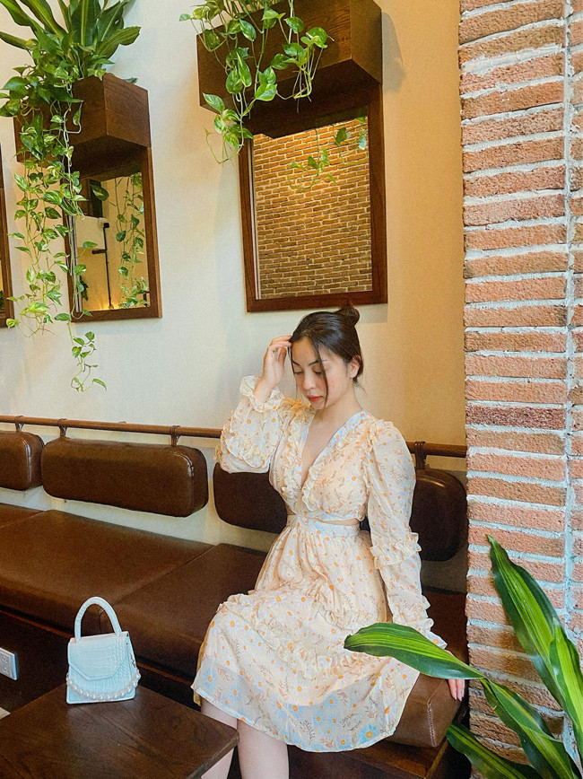 Thông tin này khiến những người theo dõi Nhật Lê vô cùng bất ngờ bởi trước đó, gái xinh không hề lộ bất cứ dấu hiệu nào về ngày vui của mình.