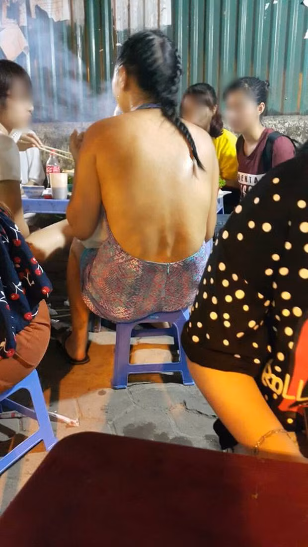 Đến bao giờ các nàng mới hiểu rằng những trang phục này rất dễ làm lộ nhược điểm hình thể.