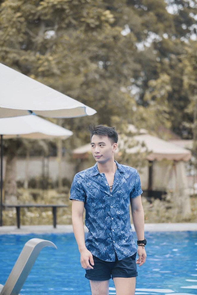 Khi thi đại học, Quang Huy đỗ cùng lúc 2 trường đình đám là ĐH Ngoại thương và ĐH Kinh tế - ĐH Quốc gia Hà Nội.