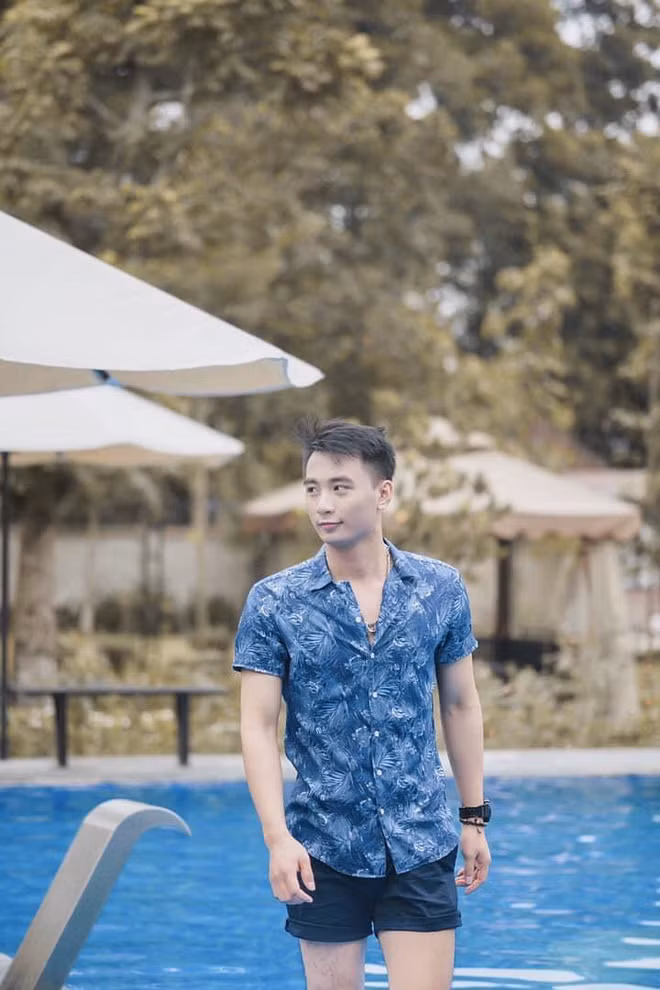 Khi thi đại học, Quang Huy đỗ cùng lúc 2 trường đình đám là ĐH Ngoại thương và ĐH Kinh tế - ĐH Quốc gia Hà Nội.