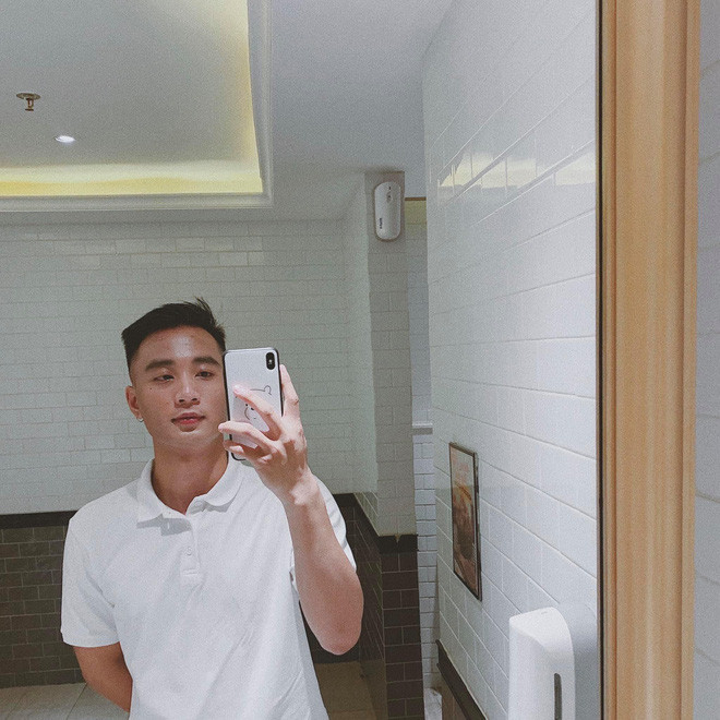 Có thể thấy sau 7 năm, Quang Huy đã "lột xác" ngoạn mục, khác hẳn hình ảnh năm xưa.