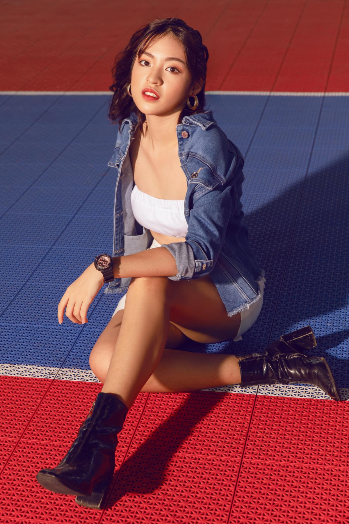 Trên trang cá nhân, Trần Thanh Tâm cũng không ngần ngại chia sẻ những bức hình với nhiều cách gu thời trang khác nhau.