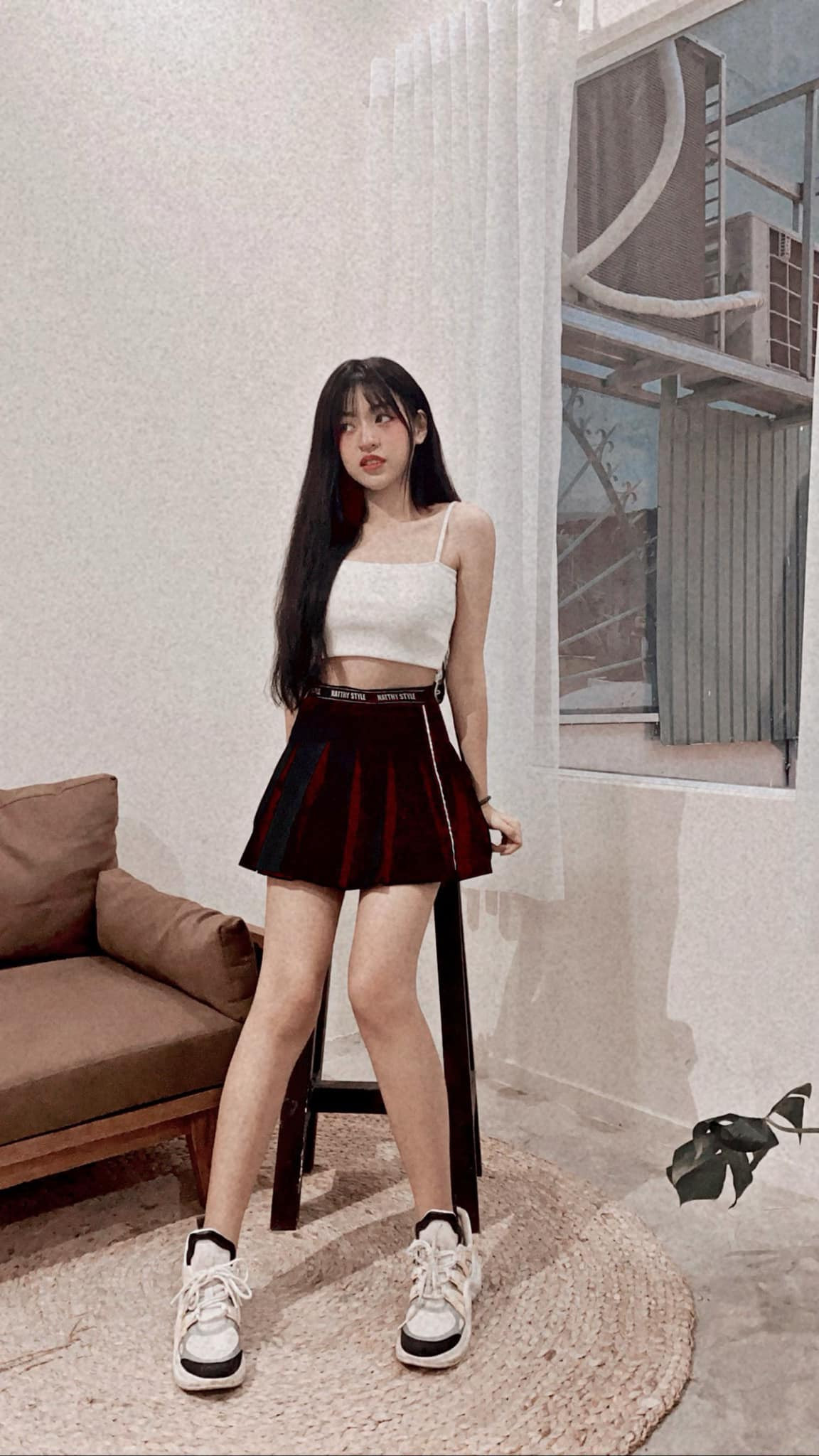 Cô nàng cũng từng thử sức với vai trò diễn viên trong MV quảng cáo game hay gần nhất là ca khúc gây xôn xao của nữ ca sĩ Phí Phương Anh là "Cánh bướm dối gian"