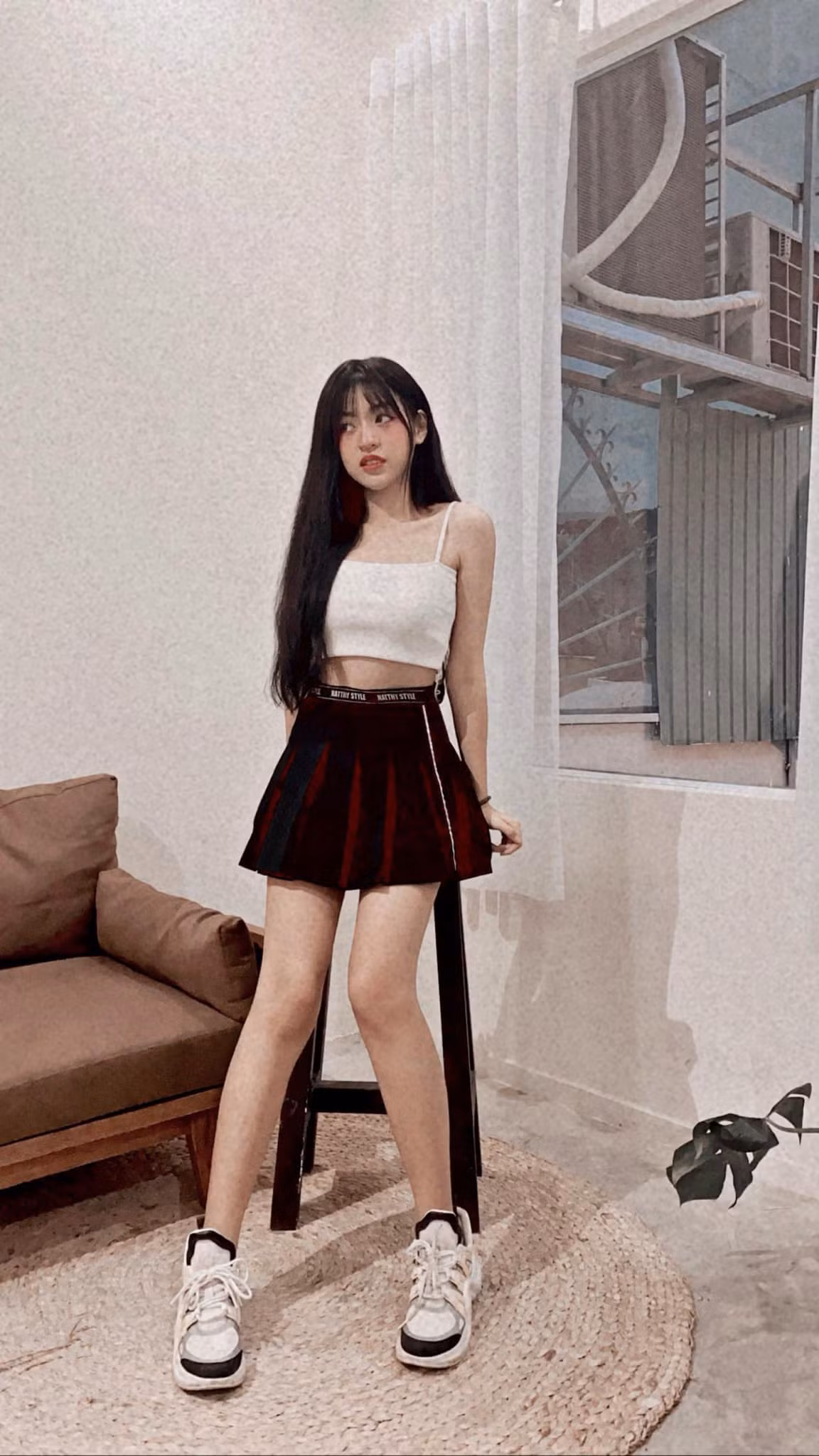 Cô nàng cũng từng thử sức với vai trò diễn viên trong MV quảng cáo game hay gần nhất là ca khúc gây xôn xao của nữ ca sĩ Phí Phương Anh là "Cánh bướm dối gian"