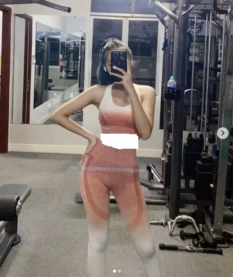 Cũng như các người đẹp khác, hot girl Trần Thanh Tâm chọn cách tập luyện để có thân hình khỏe khoắn. Cô nàng không ngại khoe những bức ảnh trong phòng gym.