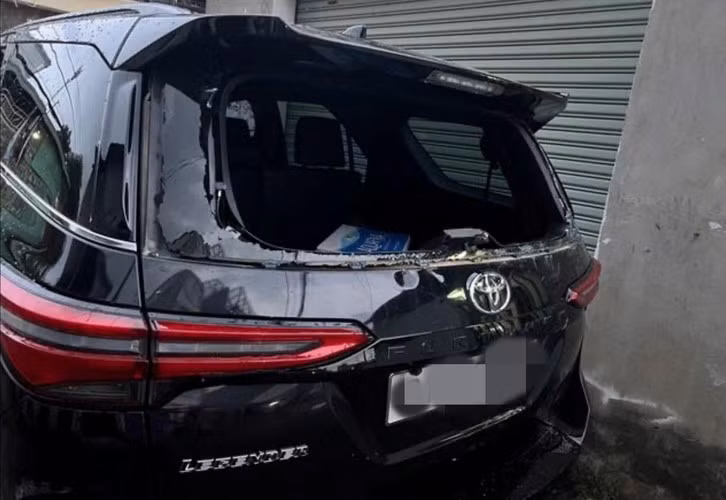 Có muôn vàn cách khác nhau để hạn chế mọi người xâm lấn vào phần đất của nhà mình. Tuy nhiên hãy suy nghĩ kĩ, cân nhắc để không gây ảnh hưởng cho người xung quanh.