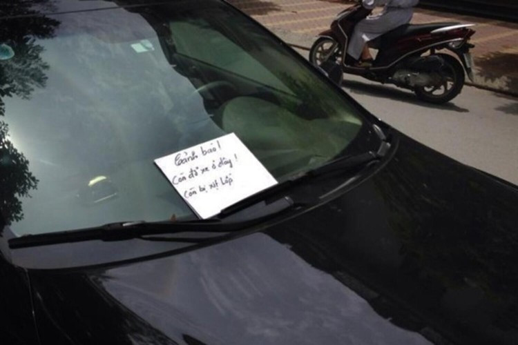 Còn đỗ xe sai vị trí tài xế sẽ nhận cái kết... xịt lốp.