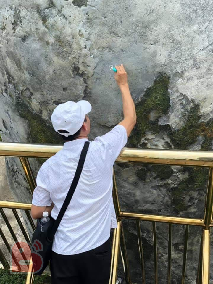 Bàn tay đá ở cầu Vàng - Đà Nẵng cũng là nơi từng chứng kiến màn vẽ bậy.