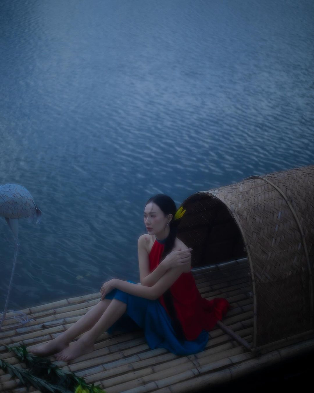 Ngay sau khi lên sóng những bức ảnh khoe áo yếm trong dịp Tết này của bạn gái Văn Thanh thu hút sự chú ý của netizen. Đa phần, cô nàng nhận về những lời khen cho sắc vóc của mình.