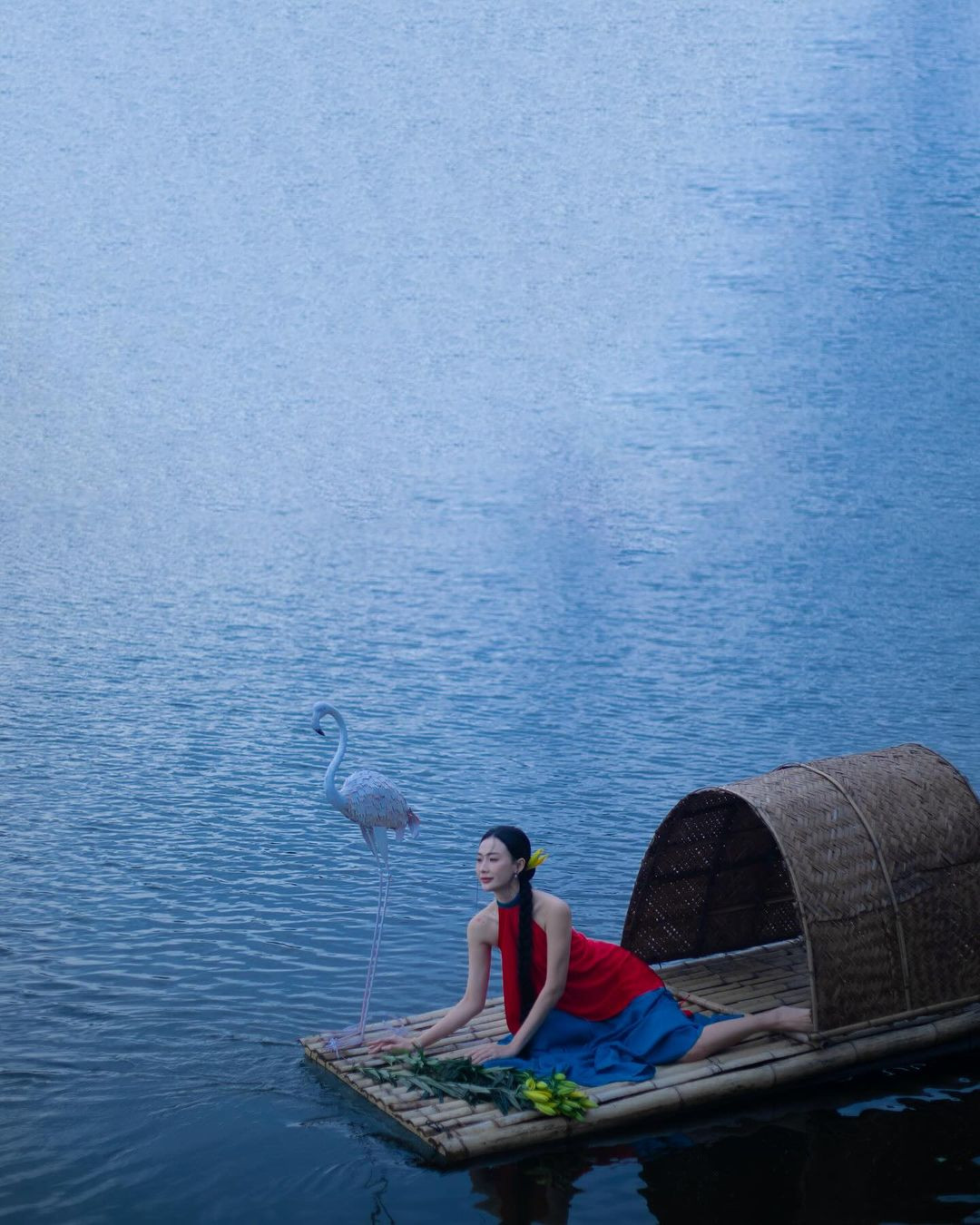 Ở ngoài đời, Ngọc Ánh gây ấn tượng bởi nhan sắc xinh đẹp, vóc dáng cân đối. Chính vì vậy, một số người còn nghi ngờ cô nàng đã đụng chạm "dao kéo" vòng 1.