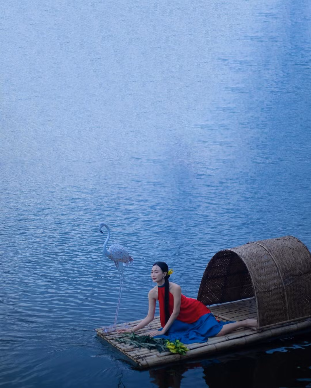 Ở ngoài đời, Ngọc Ánh gây ấn tượng bởi nhan sắc xinh đẹp, vóc dáng cân đối. Chính vì vậy, một số người còn nghi ngờ cô nàng đã đụng chạm "dao kéo" vòng 1.