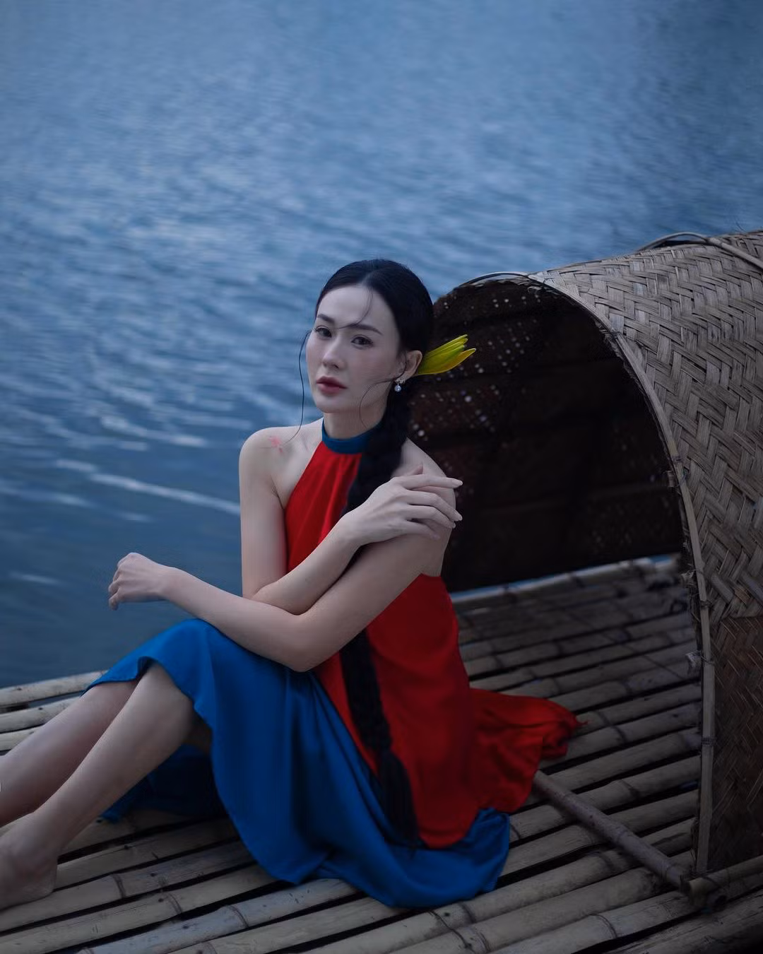 Nhờ lợi thế ngoại hình đẹp, Ngọc Ánh còn thường xuyên chụp ảnh mẫu, quảng cáo cho thương hiệu thời trang riêng của mình. Trước đó, cô cũng từng làm người mẫu ảnh từ thời sinh viên.