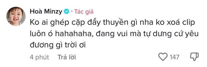 Có lẽ vì rất lâu mới gặp nhau nên cả Hoà Minzy và Văn Toàn đều thoải mái trò chuyện, thế nên fan của nữ ca sĩ đã nhanh chóng "đẩy thuyền" cho cặp đôi vì độ dễ thương.