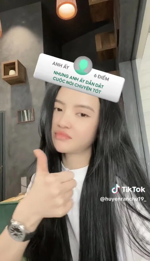 Được biết, hiện tại Chu Thanh Huyền đang ở Pháp từ đầu tháng 4 để cùng anh đón sinh nhật vào hôm qua 12/4 và ở lại chăm sóc, động viên Hải "con" trong thời điểm khó khăn của sự nghiệp.