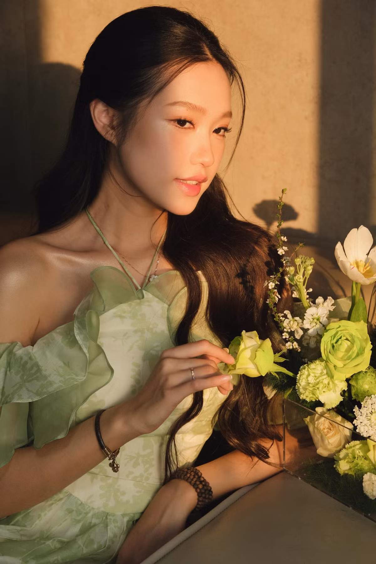 Trên trang cá nhân những khâu chuẩn bị cuối cùng cho Tết đầu tiên của Doãn Hải My trong vai trò con dâu thu hút được chú ý của nhiều người.