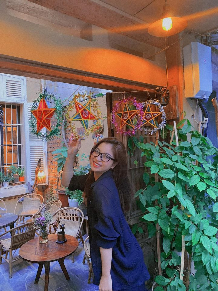 Nhật Lê - bạn gái cũ Quang Hải vẫn được nhiều người quan tâm dù câu chuyện tình năm 17 tuổi của cặp đôi này giờ đã "đường ai nấy đi".