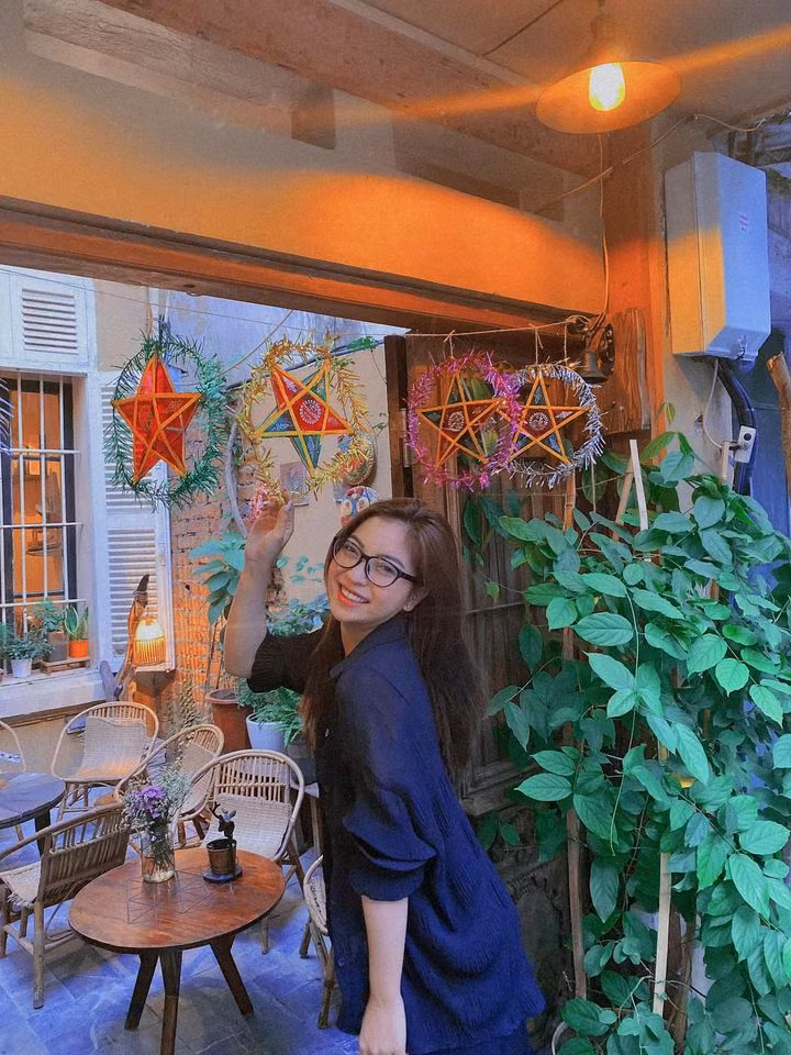 Nhật Lê - bạn gái cũ Quang Hải vẫn được nhiều người quan tâm dù câu chuyện tình năm 17 tuổi của cặp đôi này giờ đã "đường ai nấy đi".