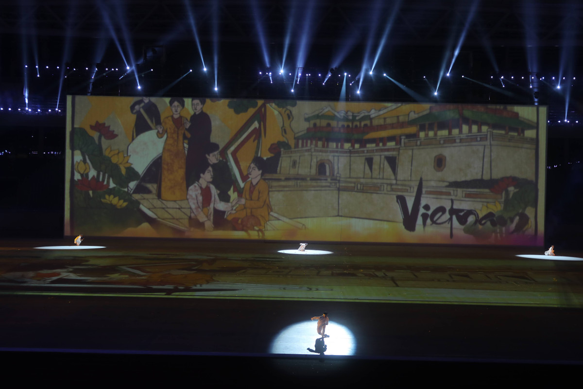 Phần thứ hai của Lễ khai mạc SEA Games 31 sẽ mang tới nội dung Đông Nam Á mạnh mẽ gồm các tiết mục: Hội tụ để tỏa sáng, Đường đến Việt Nam.