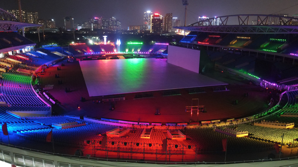 Sau đó là các nghi lễ chính thức như rước cờ Liên đoàn Thể thao Đông Nam Á, cờ SEA Games; phát biểu và tuyên bố khai mạc của lãnh đạo Chính phủ, lễ tuyên thệ của VĐV và trọng tài.