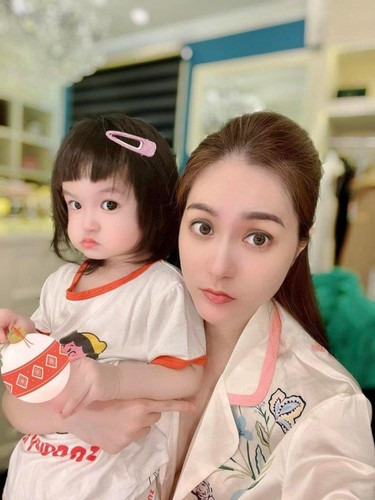 Hiện nay, những ái nữ nhà Đoàn Di Băng đều theo học tại các trường quốc tế có tiếng ở TP Hồ Chí Minh.