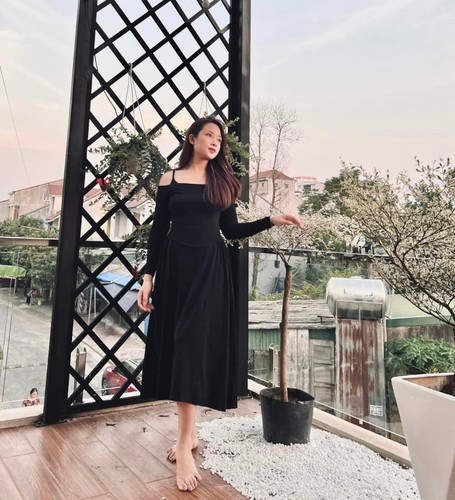 Trên Facebook, Võ Nhật Linh thường xuyên gây chú ý khi chia sẻ loạt ảnh khoe nhan sắc.