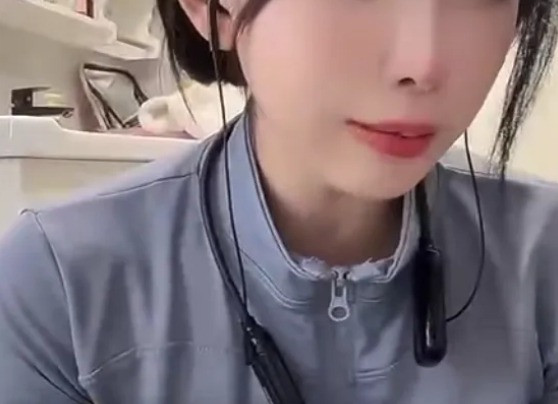 Cũng có cư dân mạng bày tỏ sự thông cảm, cho rằng Ôn Châu Châu bỏ ra nỗ lực nhưng không nhận được hồi báo, việc mất kiểm soát cảm xúc có thể hiểu được.