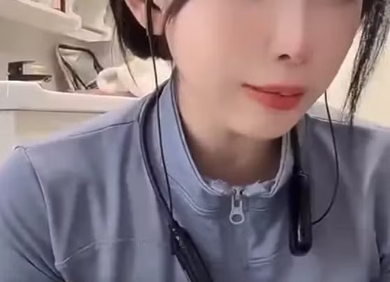 Cũng có cư dân mạng bày tỏ sự thông cảm, cho rằng Ôn Châu Châu bỏ ra nỗ lực nhưng không nhận được hồi báo, việc mất kiểm soát cảm xúc có thể hiểu được.