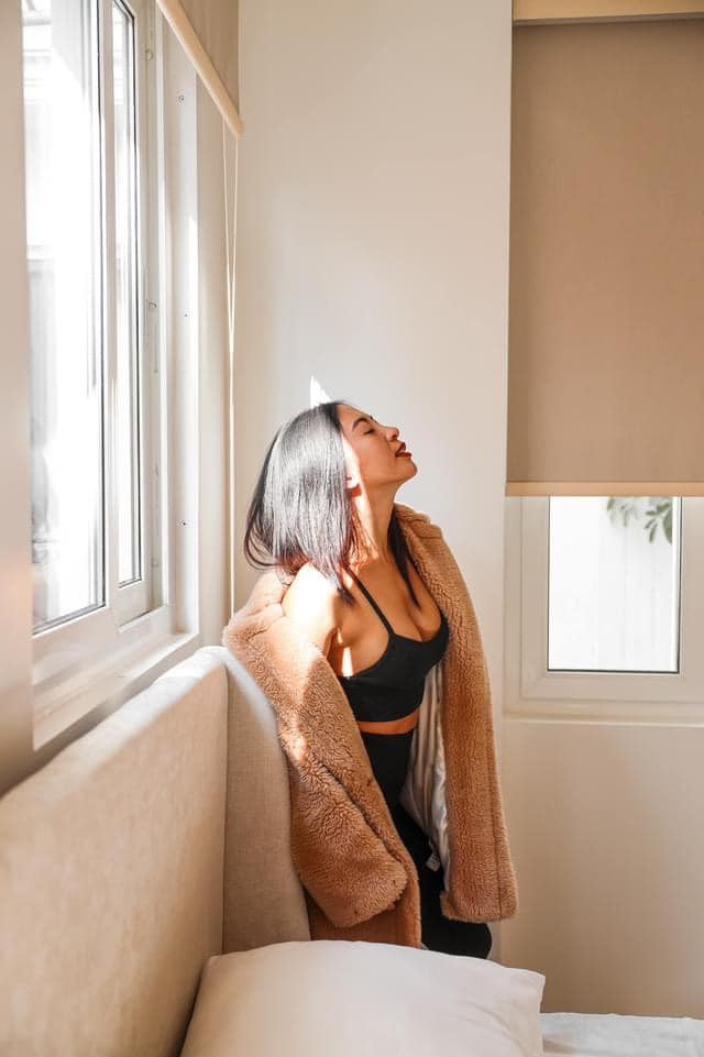 Hana Giang Anh từng công khai nâng cấp vòng 1 nên cô càng thoải mái hơn trong việc thể hiện cá tính thời trang riêng của bản thân.