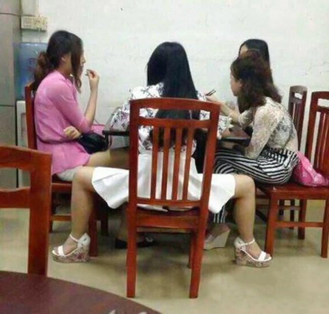 Ngay lập tức, những bức ảnh với những “sắc thái” khác nhau nhanh chóng thu hút hơn 14 nghìn lượt thích cùng hàng nghìn lượt bình luận và chia sẻ.