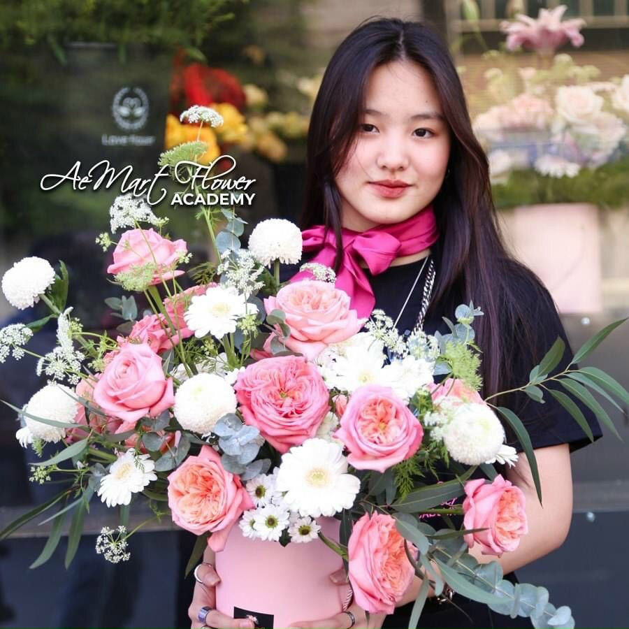 Mặc dù ủng hộ con gái trong việc làm đẹp nhưng Kim Huệ cũng rất nghiêm khắc trong vấn đề học tập của Huệ Anh.