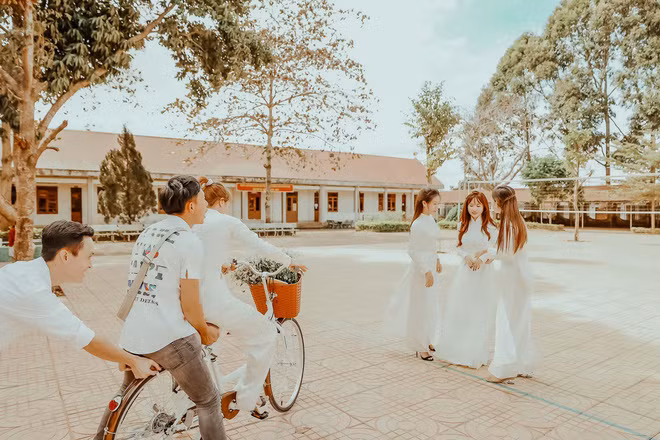 Dù không tham gia showbiz nhưng Mina Phạm cũng khá đình đám trên MXH.