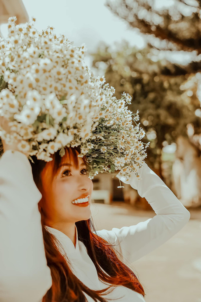 Mina Phạm là vợ hai của Minh Nhựa, họ kết hôn được 8 năm và có 2 người con chung.