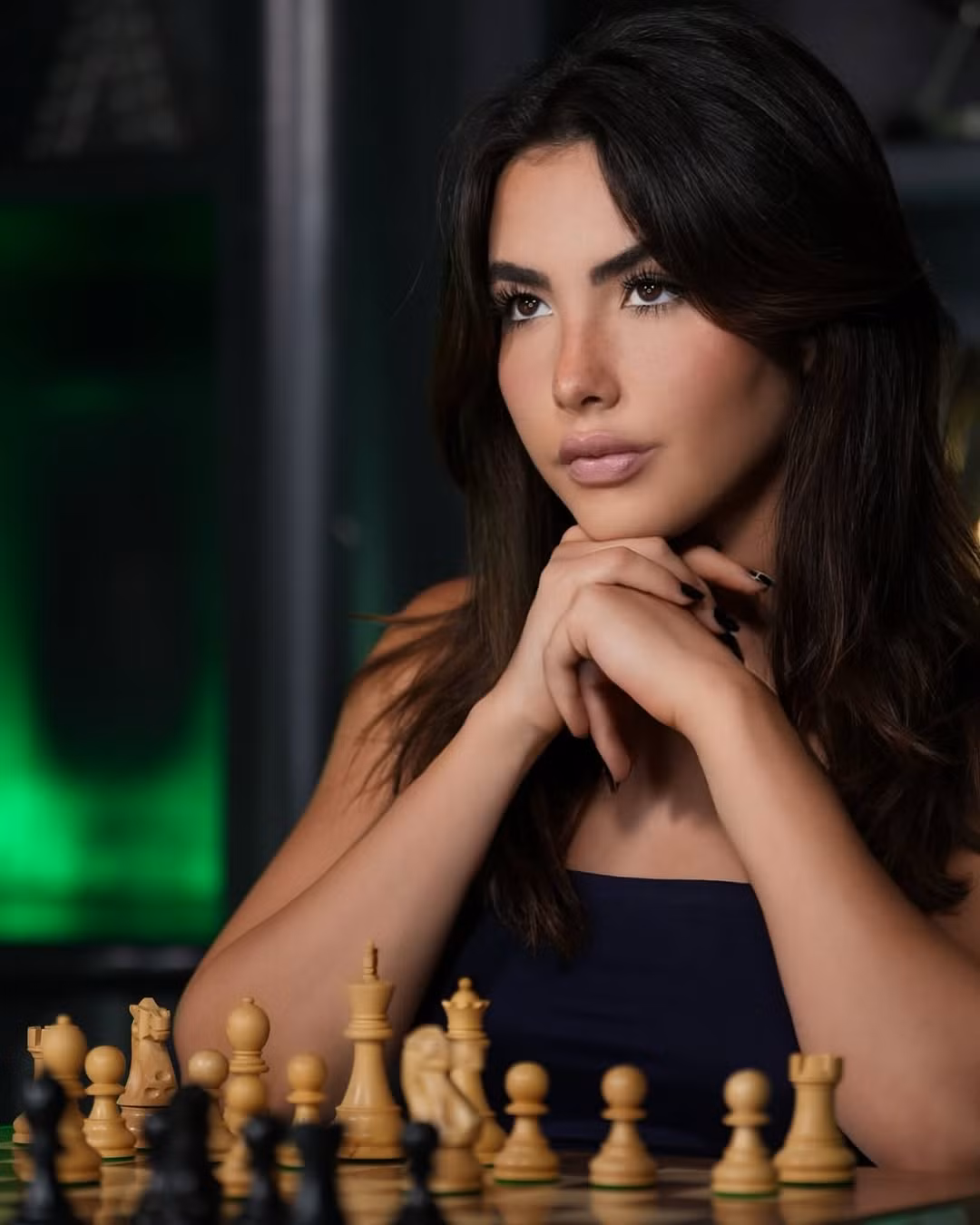 Andrea cũng chia sẻ rằng đọc sách và du lịch là hai trong những điều giúp cô tìm kiếm sự cân bằng giữa những bộn bề hàng ngày.