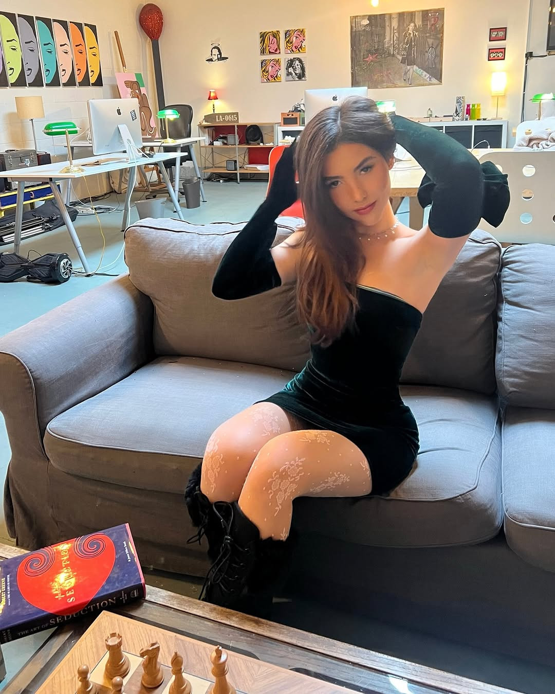 Chưa hết, gái xinh người Canada còn tham gia nhiều lĩnh vực khác nhau như DJ, Boxing và âm nhạc...