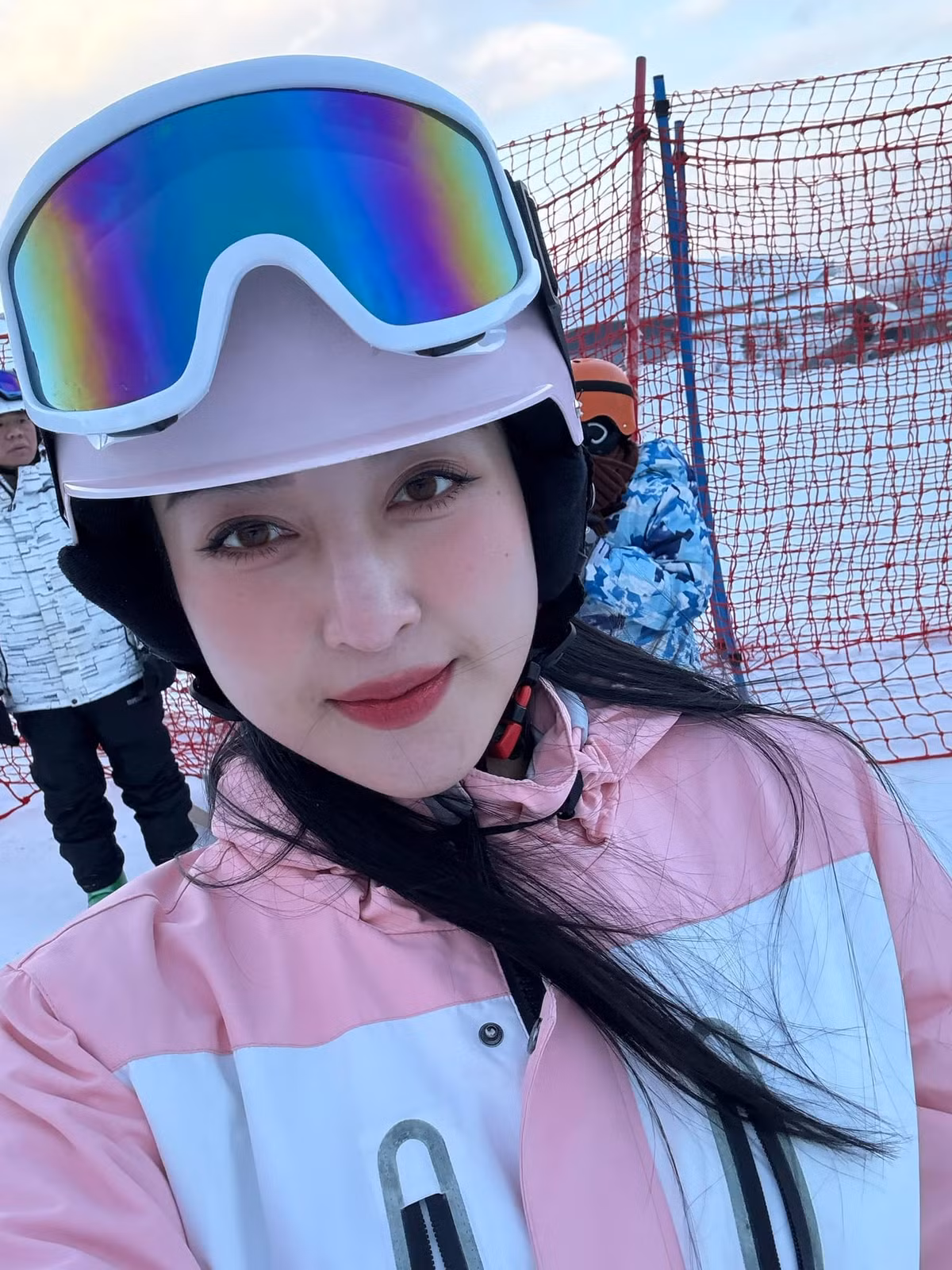 Ở những lần xuất hiện trước đó, Á hậu Huyền My luôn được công chúng gắn liền với biệt danh "yêu nữ hàng hiệu" của làng nhan sắc Việt.