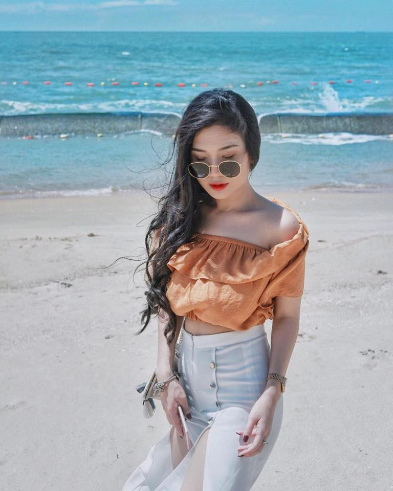 Dù đã 28 tuổi nhưng Chù vẫn gây ấn tượng với body chuẩn chỉnh. Thậm chí trước đó, cô nàng còn được gọi tên trên cả báo Trung.