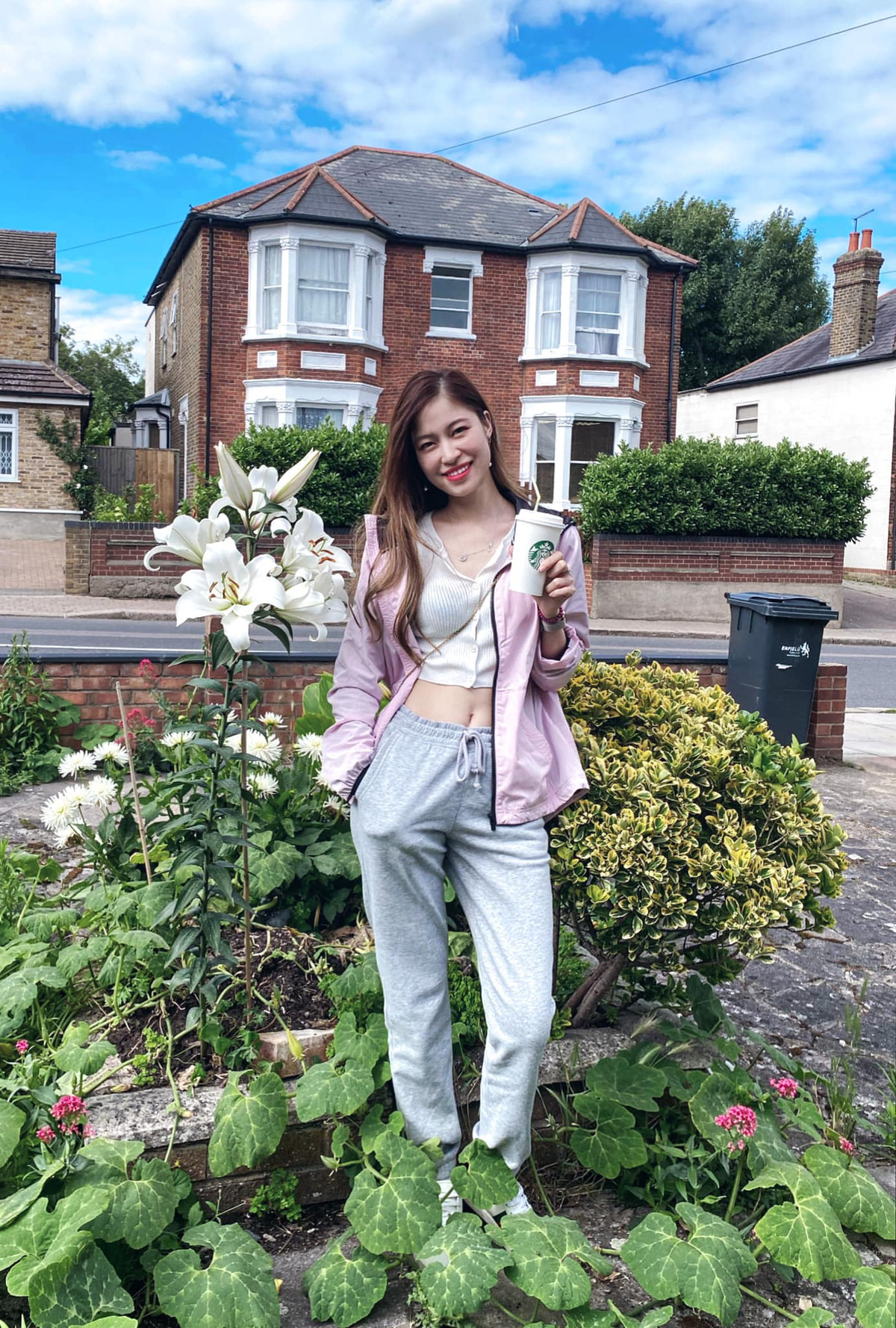 Sau khi du học trở về, Vóc Đỗ đã kết hôn với cầu thủ Văn Dũng sau 9 năm quen nhau.