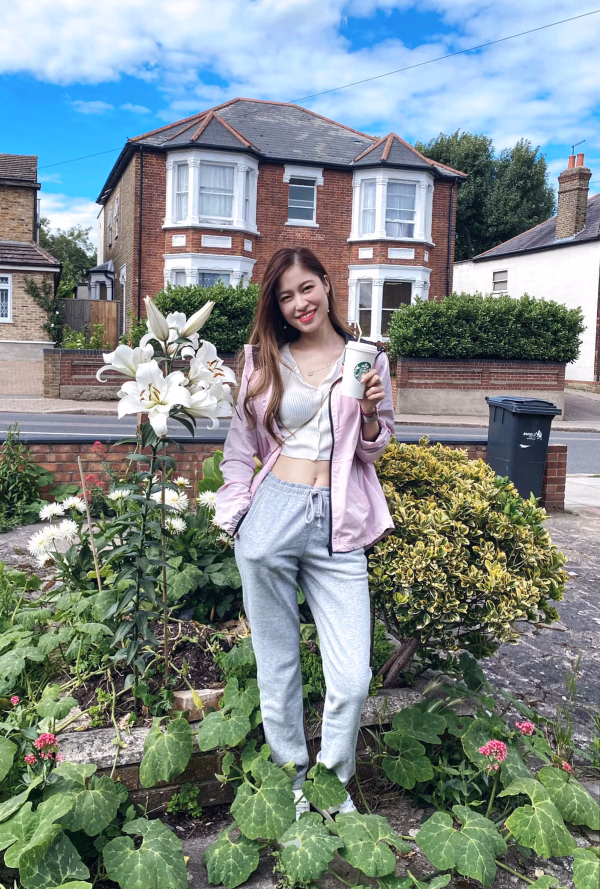 Sau khi du học trở về, Vóc Đỗ đã kết hôn với cầu thủ Văn Dũng sau 9 năm quen nhau.