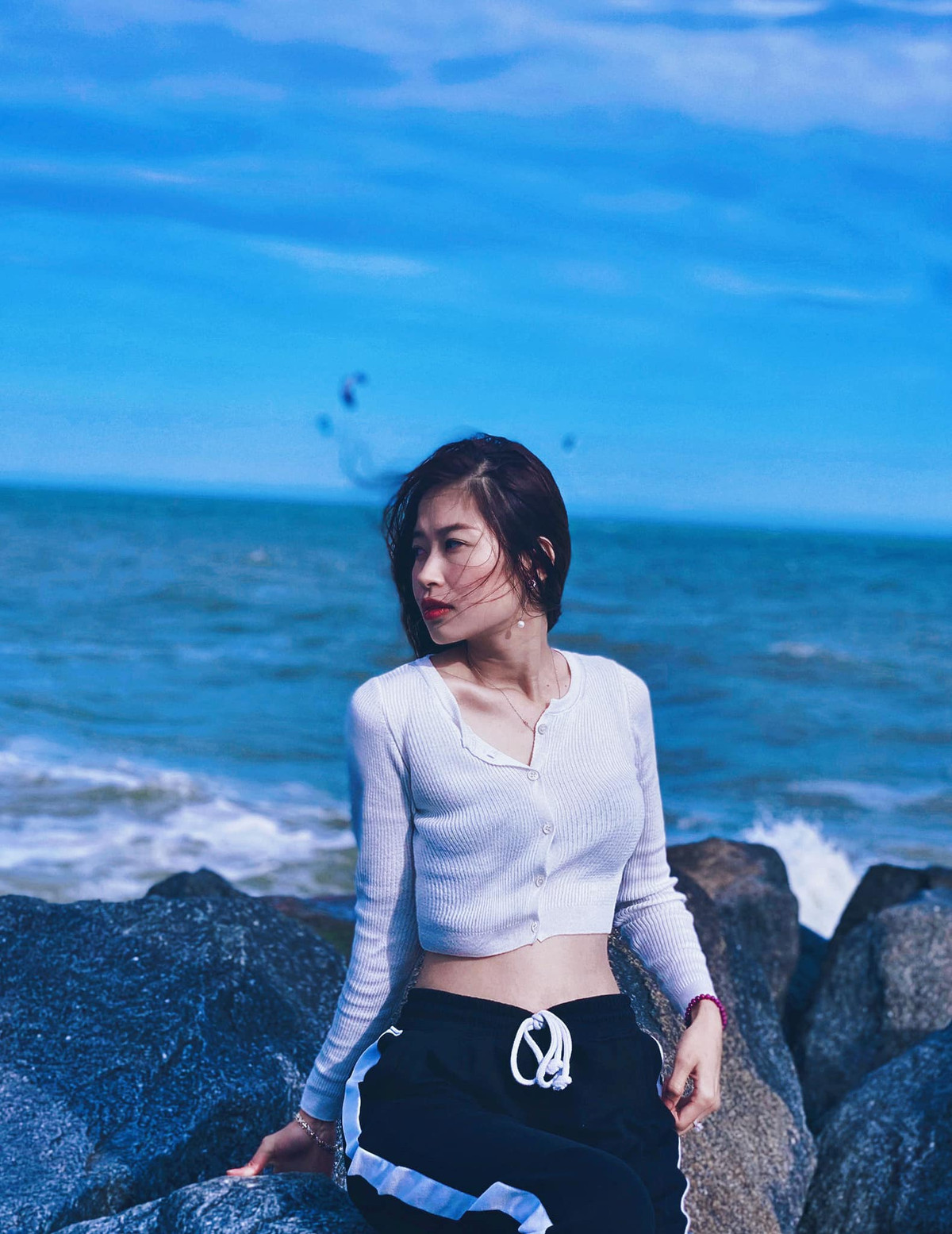 Vóc Đỗ sinh ra trong một gia đình khá giả, cô từng là du học sinh ngành Quản trị kinh doanh quốc tế tại Anh.