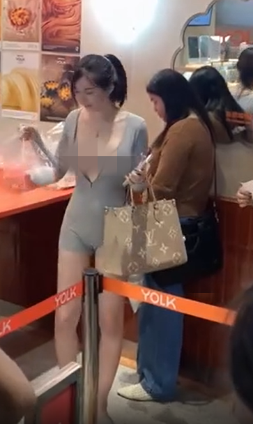 Chỉ sau vài ngày đăng tải, đoạn video của hot girl kể trên đã lan truyền với tốc độ chóng mặt trên TikTok, thu hút 7 triệu lượt xem và hàng ngàn bình luận trái chiều.